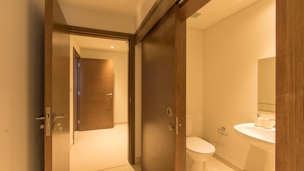 DHH -Live At The Center Of Modern Conveniences & Entertainment Here In City Walk Building 12 - thumb 2