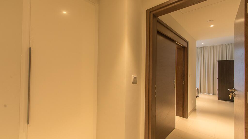 DHH -Live At The Center Of Modern Conveniences & Entertainment Here In City Walk Building 12 - thumb 5