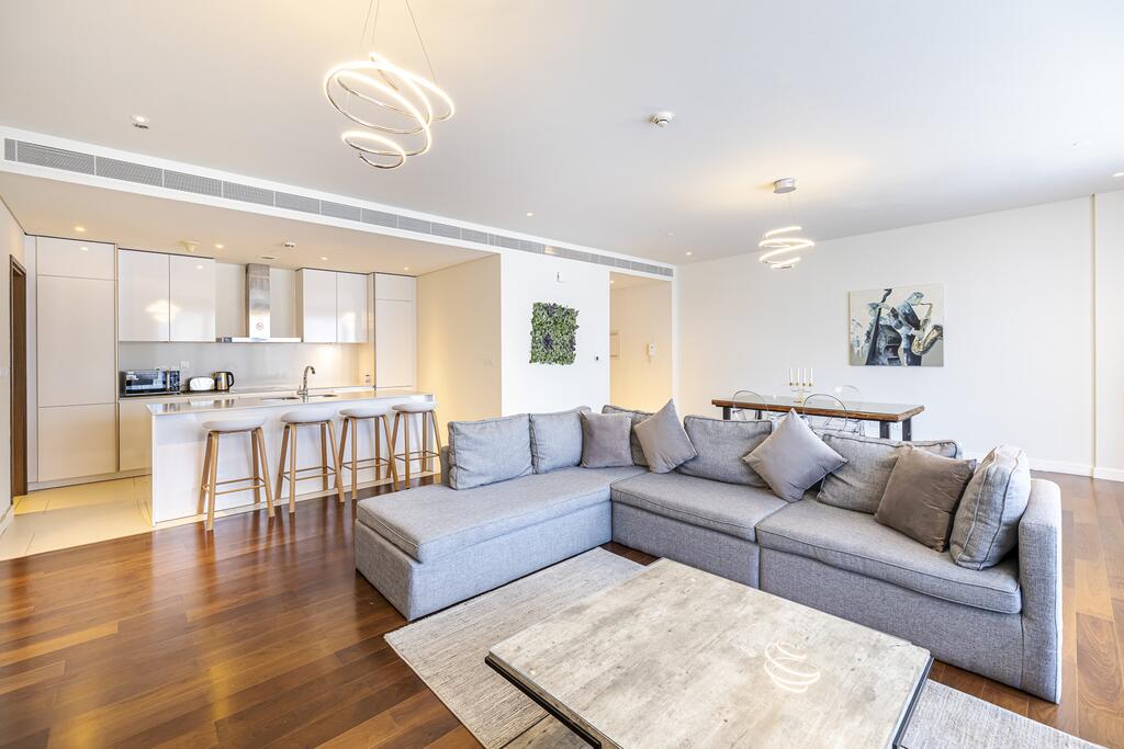 DHH -Live At The Center Of Modern Conveniences & Entertainment Here In City Walk Building 12 - thumb 0