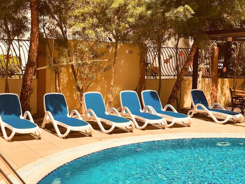 Discovery Garden Poolside - thumb 0
