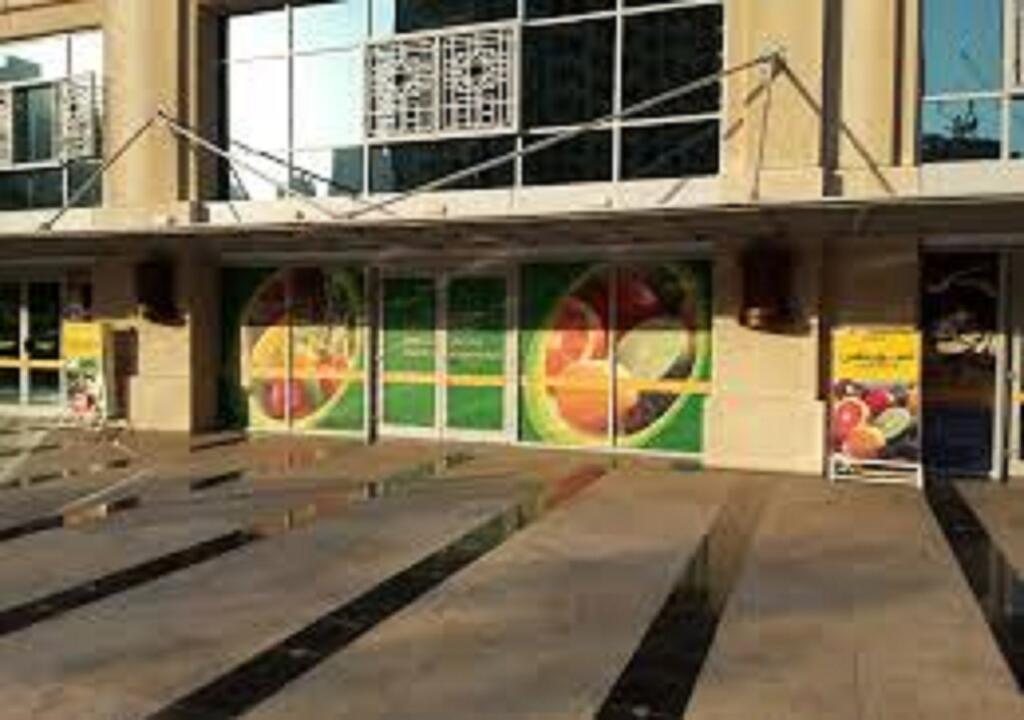 DOWNTOWN STUDIO WITH BOULEVARD VIEWs - thumb 5
