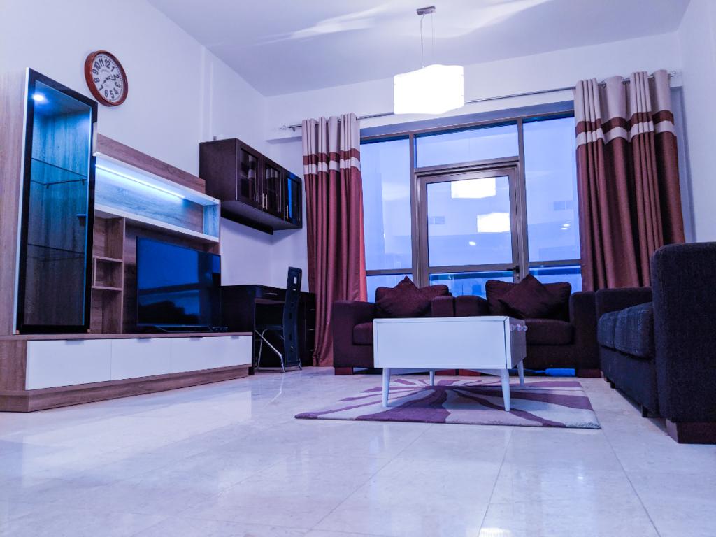 DUBAI BEACH HOST - DELUXE ONE BEDROOM Near Mall Of The Emirates - thumb 0