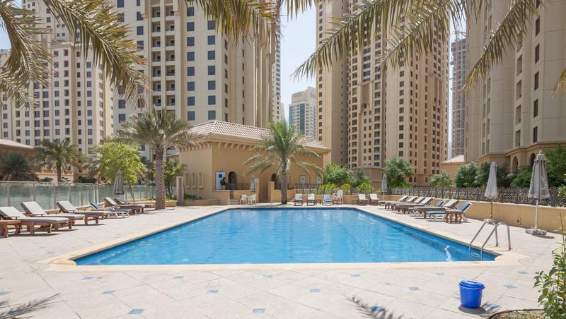 Dubai Beachfront Apartment - thumb 1