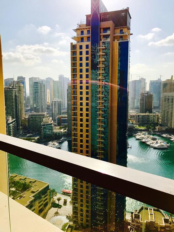 Dubai Beachfront Apartment - thumb 3