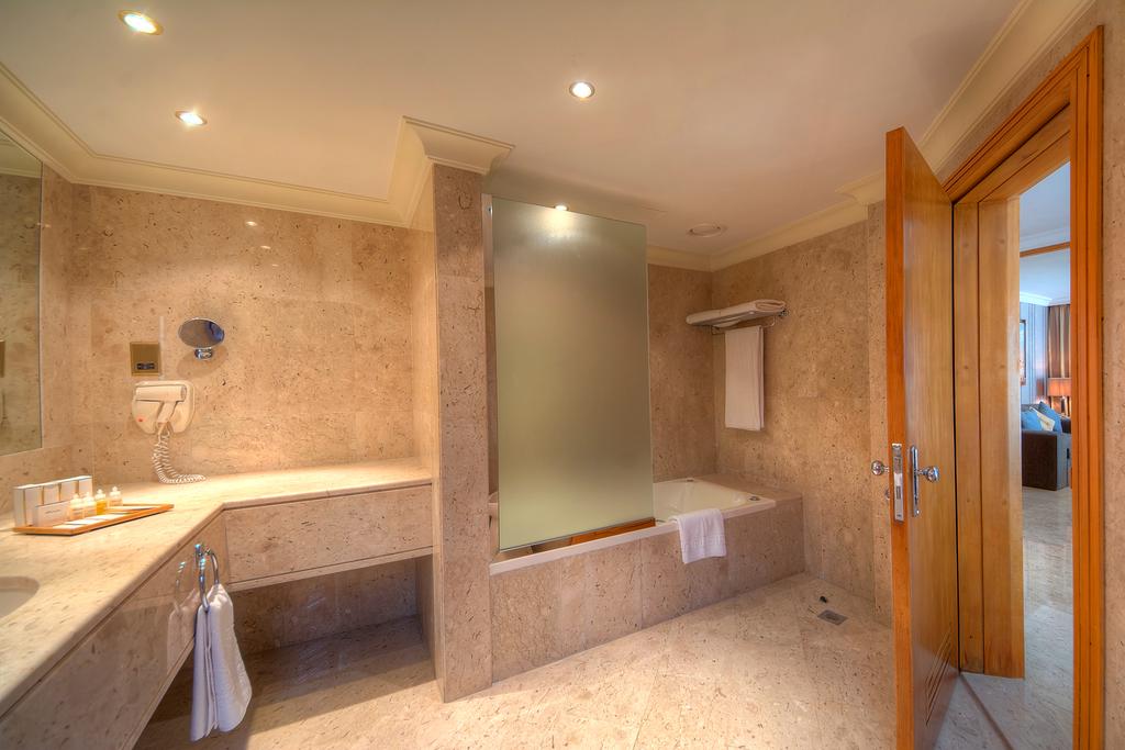 Dubai Marine Beach Resort & Spa - thumb 5
