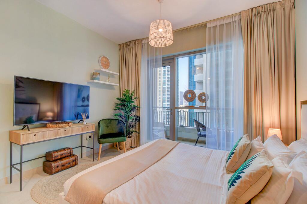 Durrani Homes - Luxurious Studio Near Dubai Mall With Pool View - thumb 0