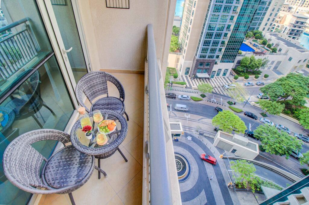 Durrani Homes - Luxurious Studio Near Dubai Mall With Pool View - thumb 2