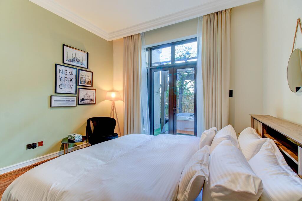 Durrani Homes - Souk Al Bahar 2BR Besides Burj Khalifa & Dubai Mall - thumb 3