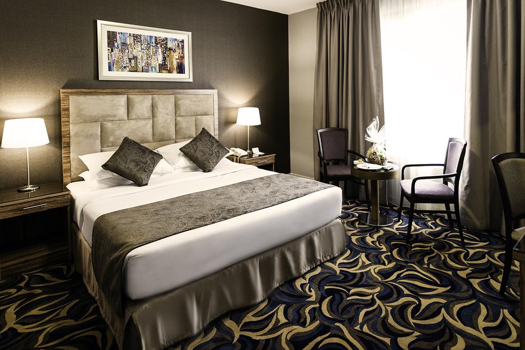 Emirates Plaza Hotel - thumb 1