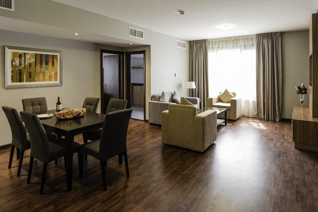 Emirates Plaza Hotel - thumb 4