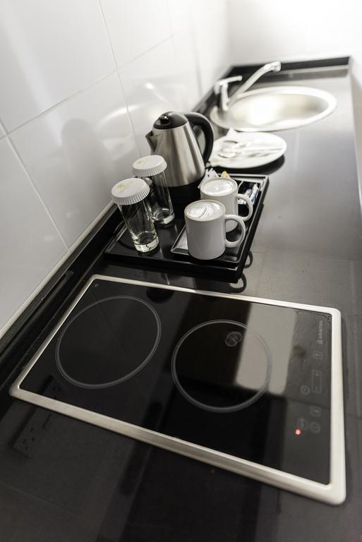 Emirates Plaza Hotel - thumb 7