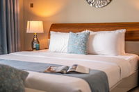 A C Pearl Holiday - Stunning Marina and Sea Views Apartment Accommodation Abudhabi