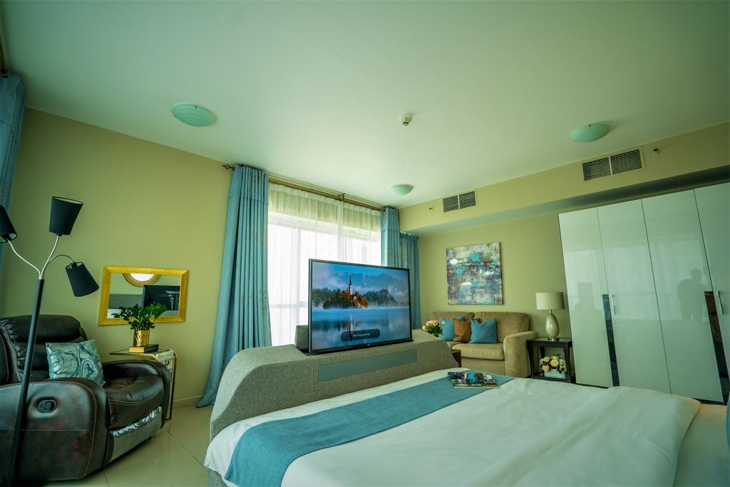 A C Pearl Holiday - Stunning Marina And Sea Views Apartment - thumb 4