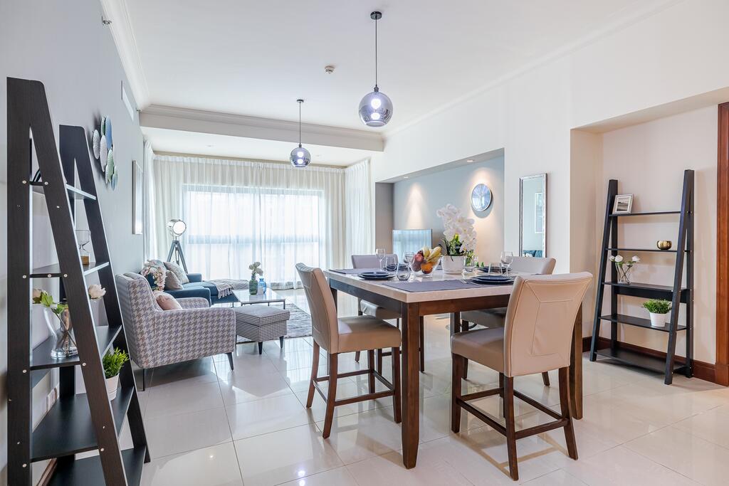 Exquisite Spacious 2BR With Maids In Golden Mile - thumb 2