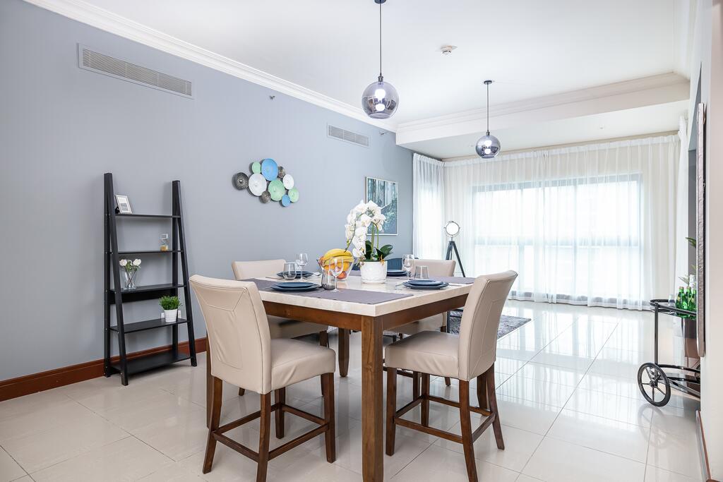 Exquisite Spacious 2BR With Maids In Golden Mile - thumb 4