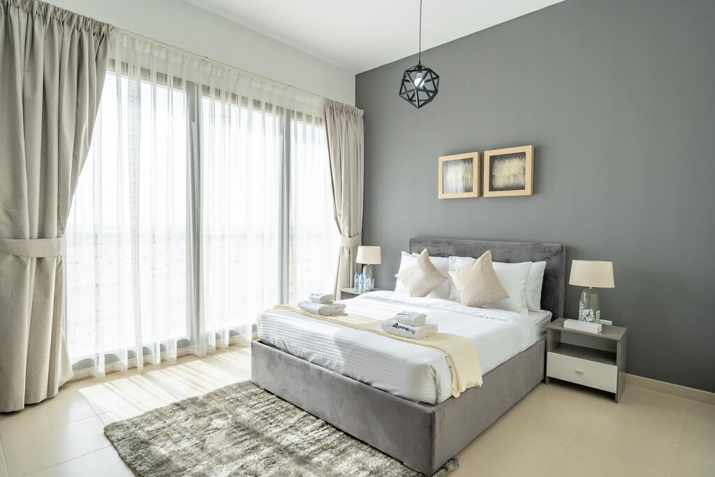 Fabulous Modern Studio In Town Square - thumb 0