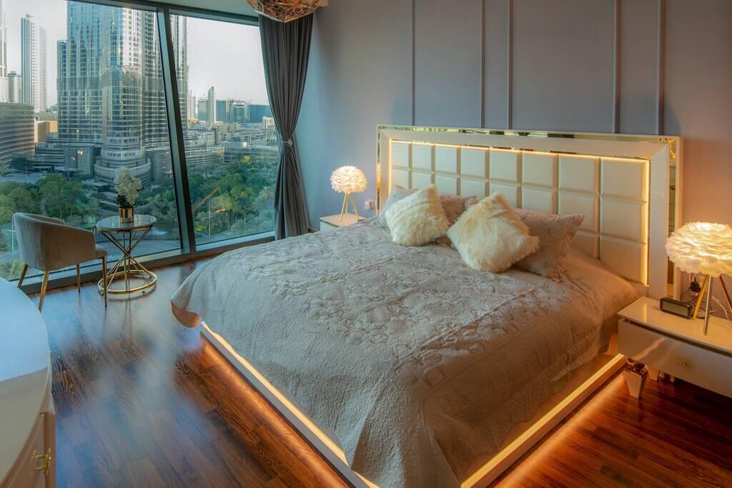 FIRST CLASS 3BR With Full BURJ KHALIFA VIEW - thumb 1