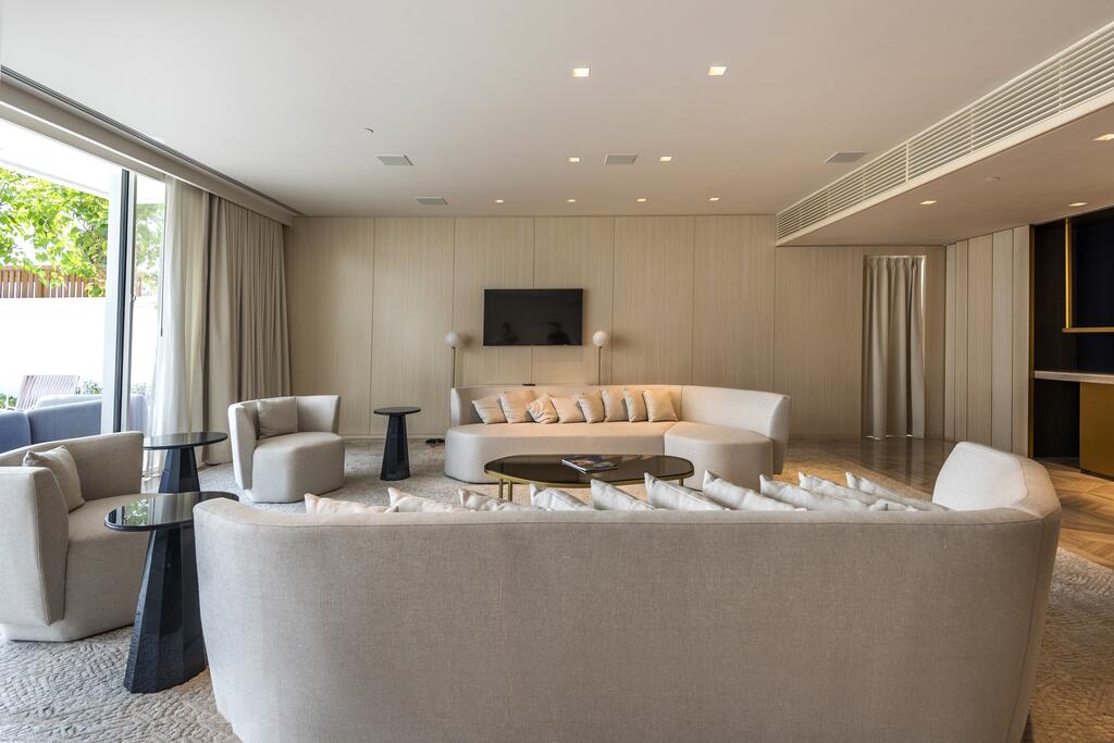 Five Palm Beach Villa With Private Pool - thumb 4