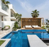 Five Palm Beach Villa with Private Pool - Accommodation Abudhabi
