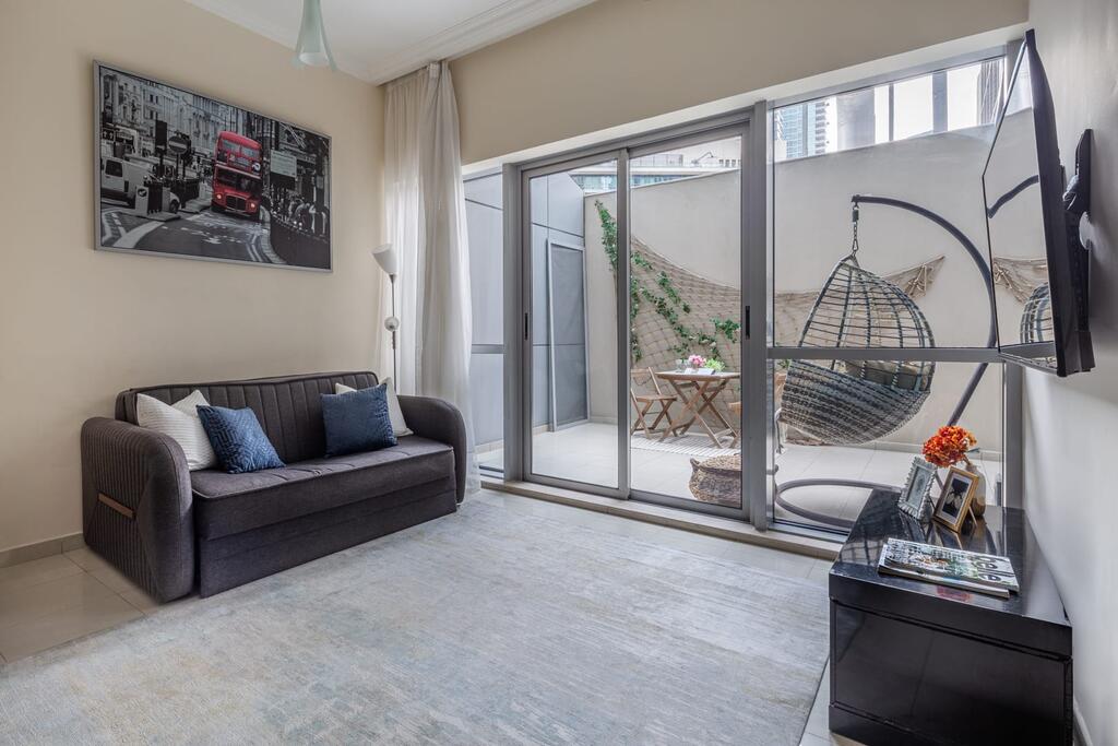 Frank Porter - Bay Central - thumb 0