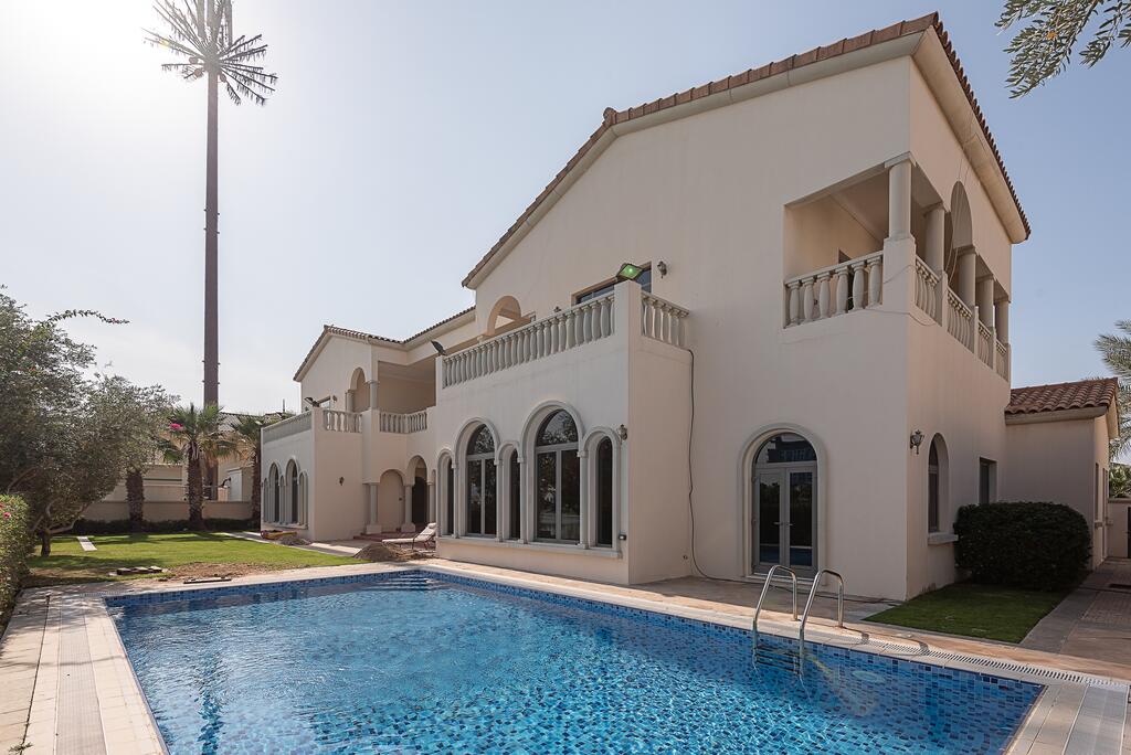 Maison Privee - Palm Jumeirah Luxury Beach Villa W/ Pool - thumb 1