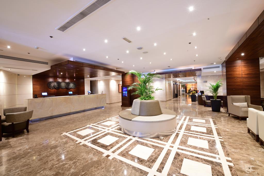 Majestic City Retreat Hotel ( Formerly Majestic Hotel Tower) - thumb 2