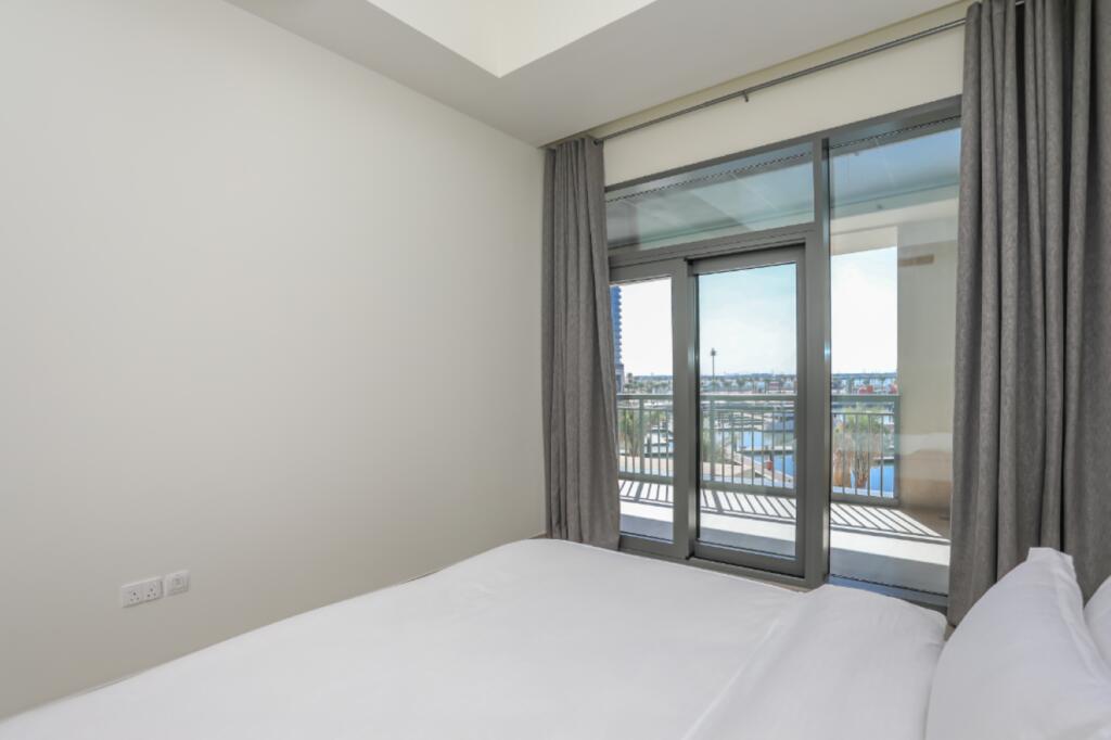 Massive Balcony Harbour View Luxury 2 Bedroom - thumb 6