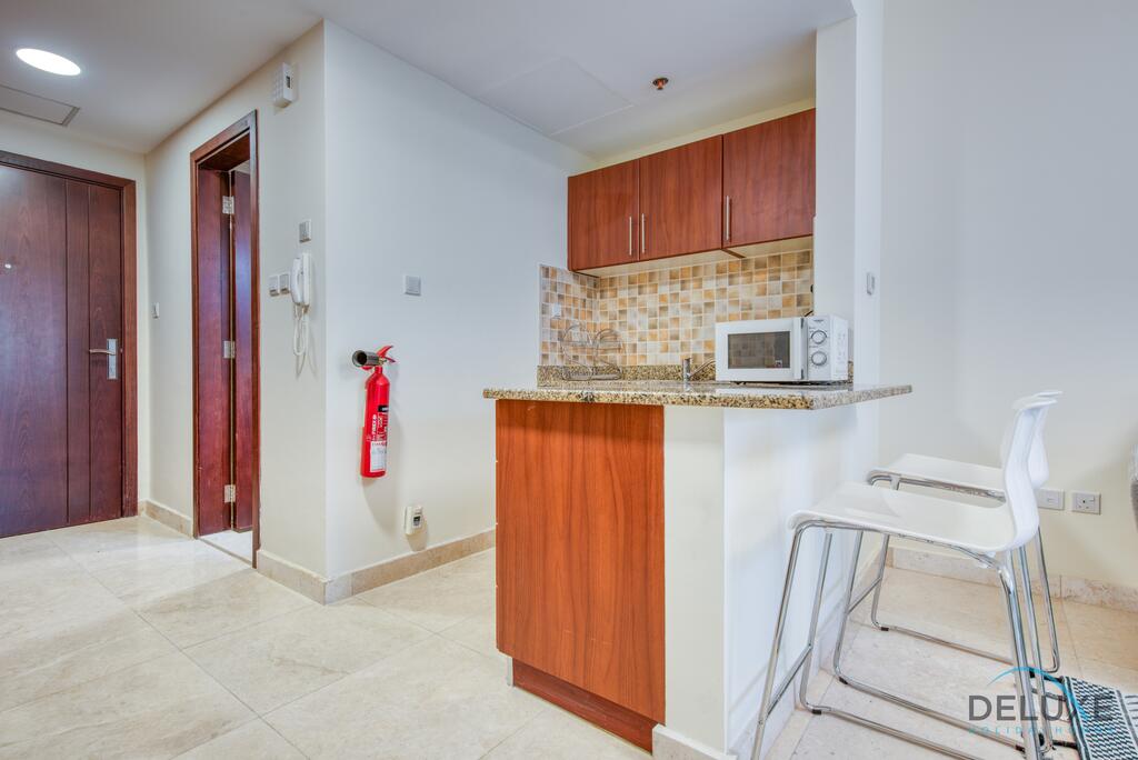 Pleasant Studio Unit In Business Bay - thumb 2
