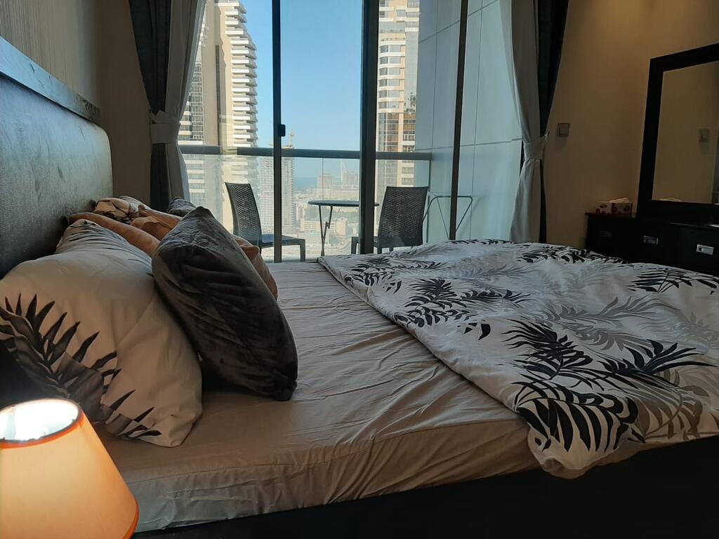 Private Rooms In 3 Bedroom Apartment Sky Nest Home Sky View Tower - thumb 8