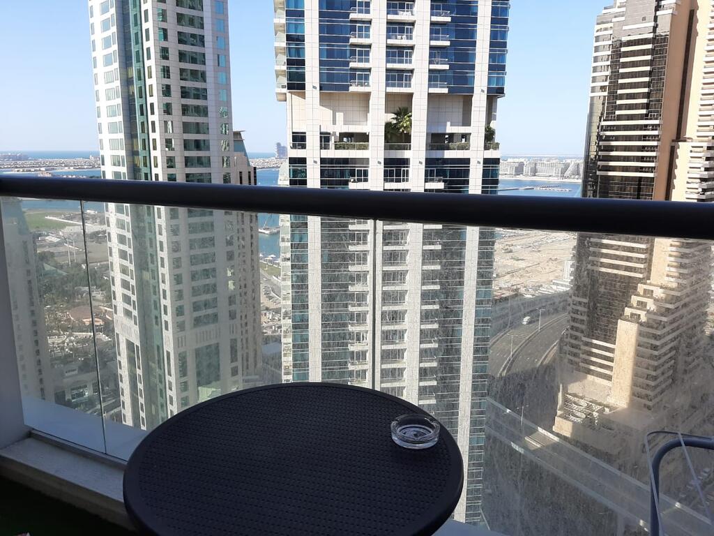 Private Rooms In 3 Bedroom Apartment Sky Nest Home Sky View Tower - thumb 5