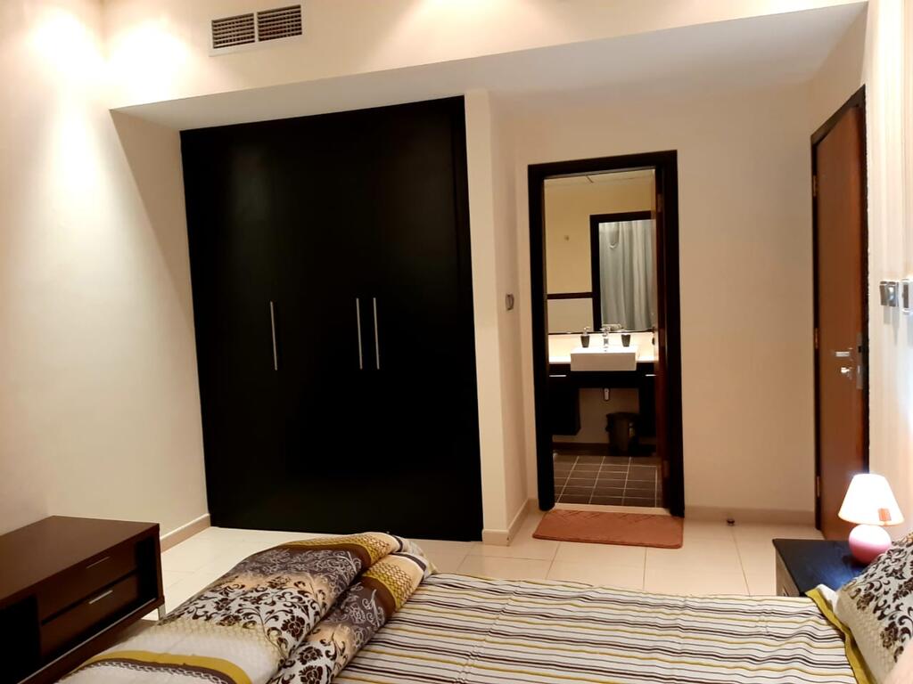 Private Rooms In 3 Bedroom Apartment Sky Nest Home Sky View Tower - thumb 6