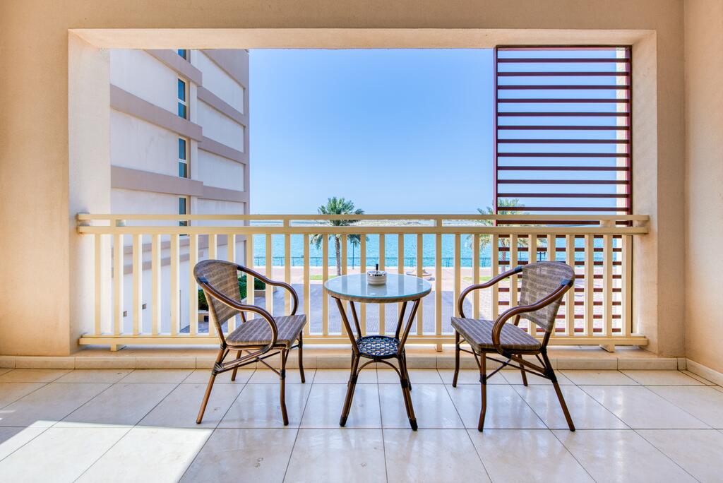 RH - 2BR Island Vibes, Cool Breeze, Canal Views - thumb 6