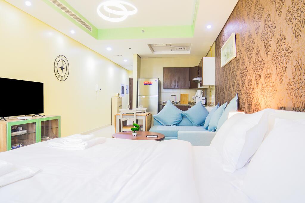 Signature Holiday Homes - Amazing Studio In Hercules Tower, Wadi Al Safa - thumb 1