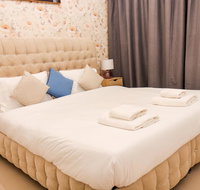 Signature Holiday Homes - Brand New 1BHK in Hayat Boulevard - Accommodation Abudhabi