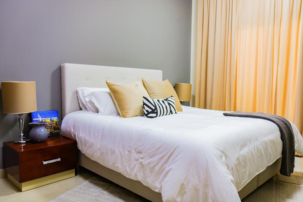 Signature Holiday Homes - Newly Furnished 1 BHK In Time Place Tower, Dubai Marina - thumb 2
