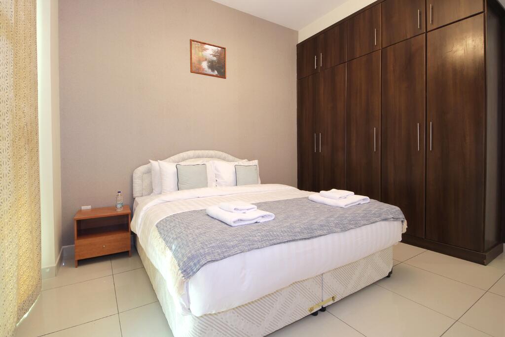 Signature Holiday Homes - Newly Furnished 1BHK In Arena Apartment - thumb 4