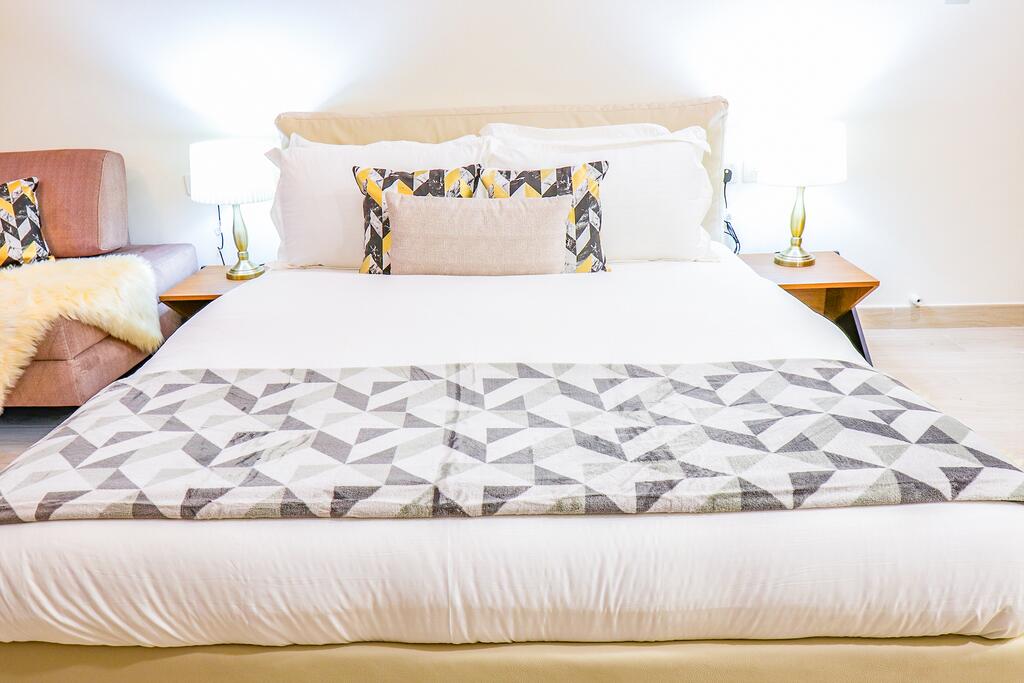 Signature Holiday Homes - Newly Furnished Studio In Azizi Aliyah Residences, Al Jaddaf - thumb 1