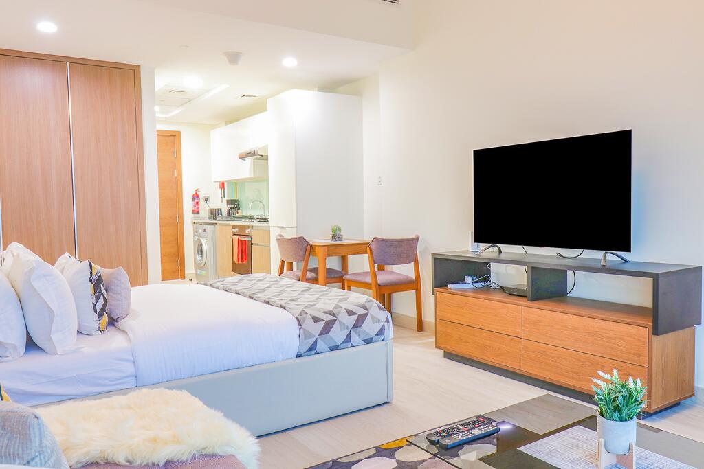 Signature Holiday Homes - Newly Furnished Studio In Azizi Aliyah Residences, Al Jaddaf - thumb 4