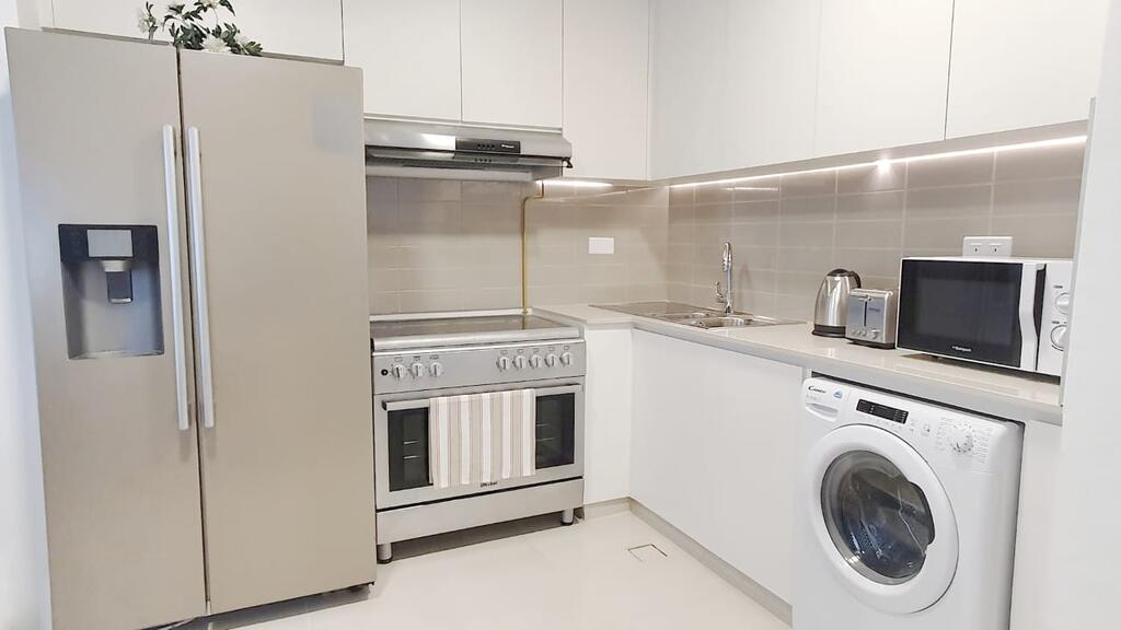 Spacious 2 Bedroom Apartment - thumb 2