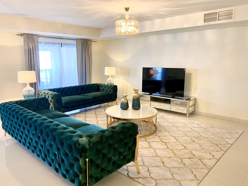 Spacious 4 Bd Apartment With Amazing Sea View - thumb 2
