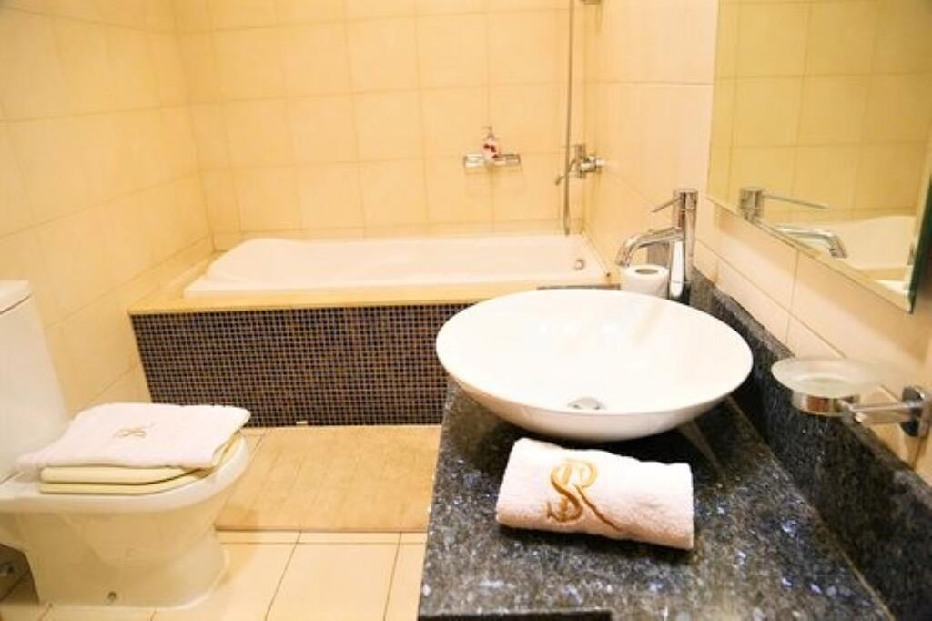 Stunning Beach Front 1 Bedroom At The Palm - thumb 6