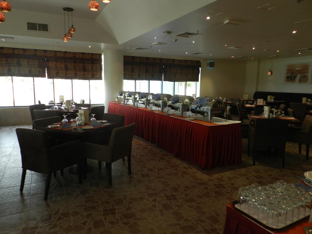 Sun & Sands Sea View Hotel - thumb 2