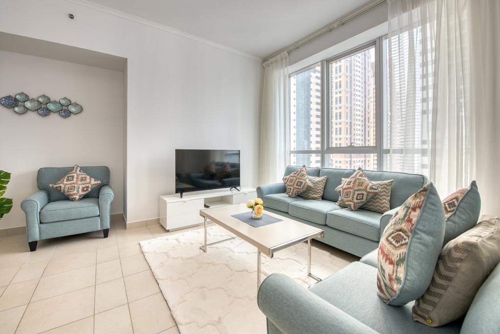 Two Bedroom Apartment With Balcony In Dubai Marina By Deluxe Holiday Homes - thumb 0