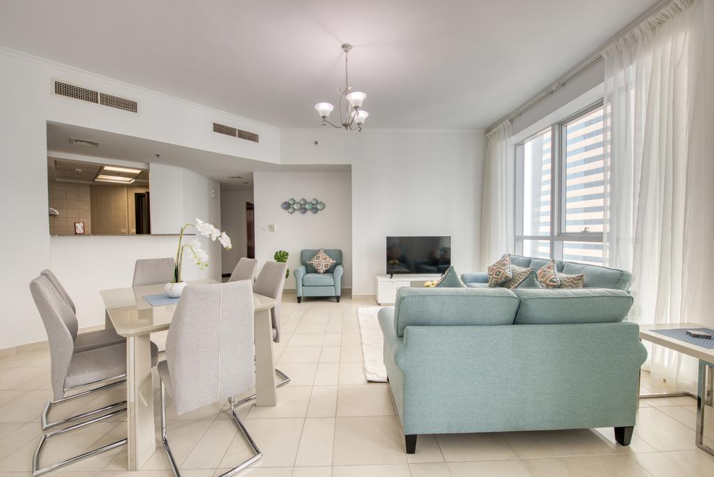 Two Bedroom Apartment With Balcony In Dubai Marina By Deluxe Holiday Homes - thumb 4