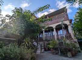 Le Zalifat, jardin tranquille - proche aéroport, navette possible Accommodation Abudhabi